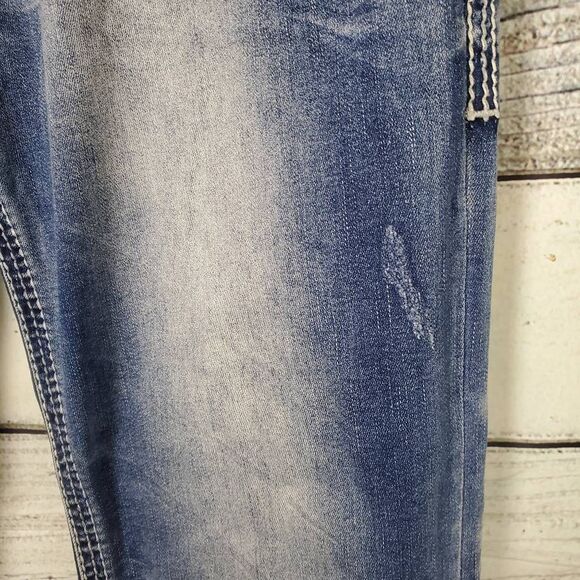 American Fighter Buckle Men’s Jeans Size 34L Blue Distressed Denim - Picture 5 of 13